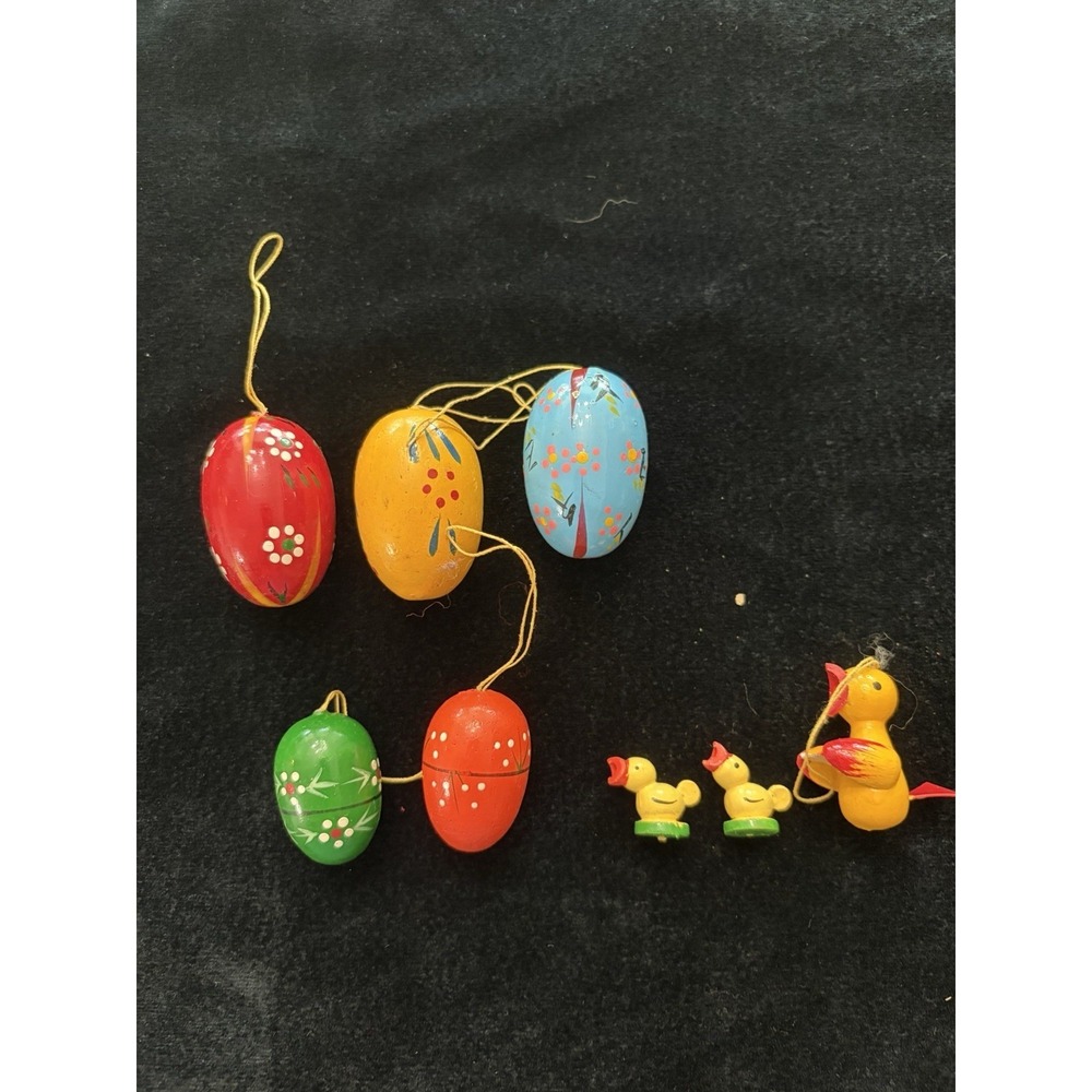 Vintage Hand-painted Wooden Easter Egg Ornaments Set With Duck Family